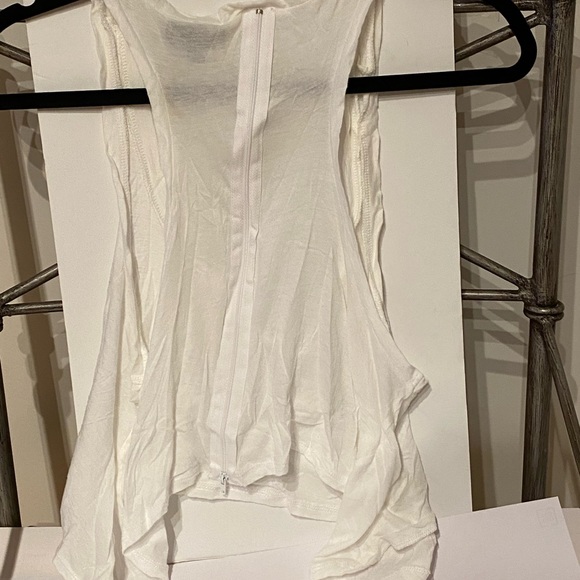 Flowey Crop Top - Picture 3 of 3